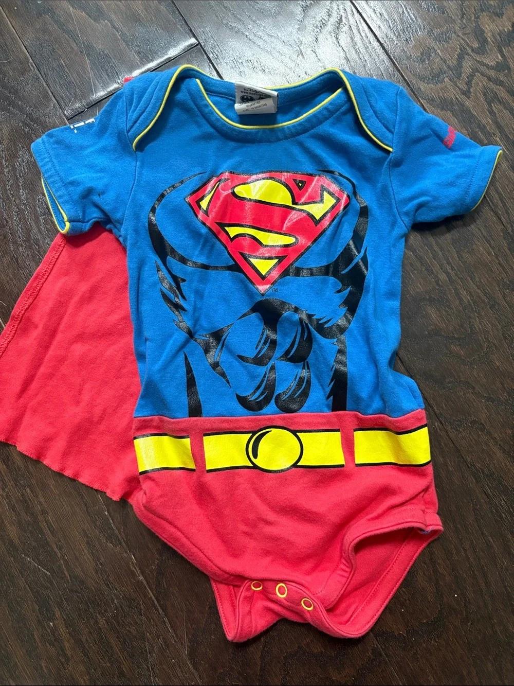 DC Comics superman Baby Superhero Bodysuit with Cape size 18months